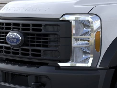 New 2025 Ford F450 XL AWD/4WD image 17