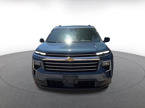 Used 2025 Chevrolet Traverse LT AWD/4WD image 3