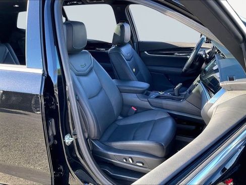 Certified 2025 Cadillac XT6 Premium Luxury image 21