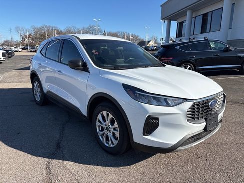 Used 2024 Ford Escape Active image 1