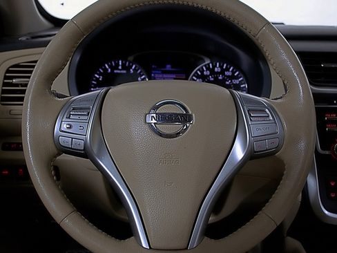 Used 2017 Nissan Altima 2.5 SL w/ Moonroof Package image 23