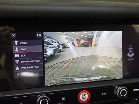 Used 2025 Porsche Macan image 28