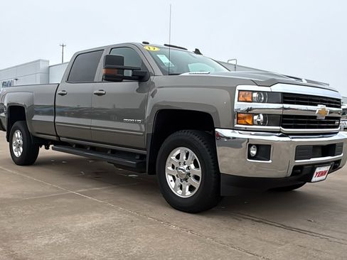 Used 2017 Chevrolet Silverado 2500 LT w/ LT Convenience Package image 2