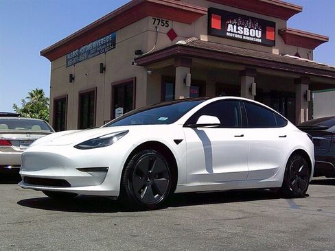 Used 2021 Tesla Model 3 Standard Range Plus RWD image 2
