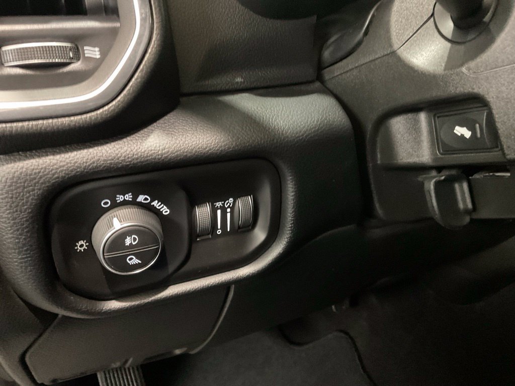 Used 2026 RAM 2500 Laramie AWD/4WD image 8