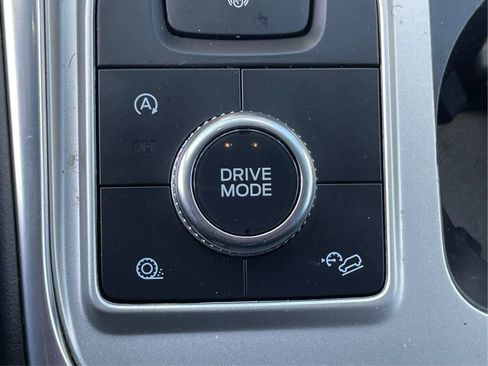Used 2020 Ford Explorer XLT w/ Equipment Group 202A AWD/4WD image 43
