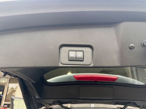 Used 2025 Nissan Rogue SV image 23