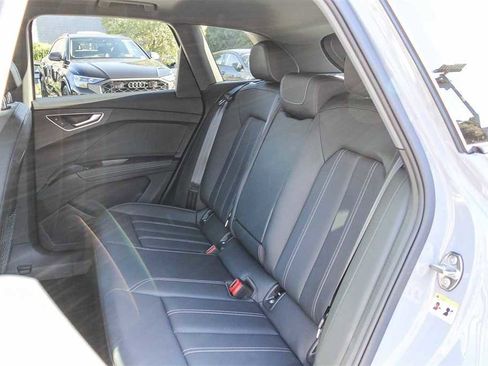 Used 2025 Audi Q4 e-tron Premium w/ Convenience Package image 17