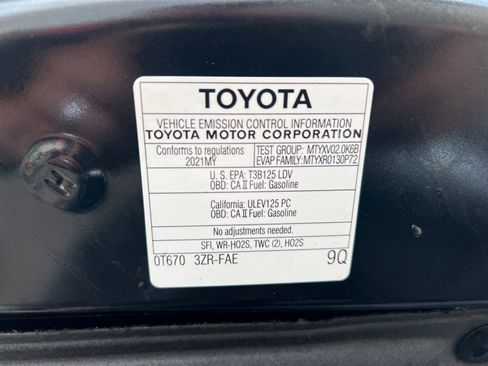 Used 2021 Toyota C-HR LE FWD image 34