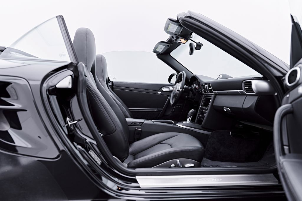 Used 2010 Porsche 911 Turbo AWD/4WD image 40