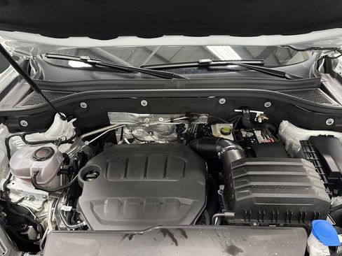Used 2025 Volkswagen Atlas Cross Sport SE FWD image 34