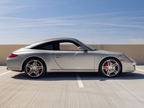 Used 2010 Porsche 911 Targa 4S AWD/4WD image 6