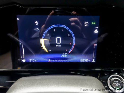 Certified 2025 Chevrolet Trax RS w/ Sunroof Package image 21