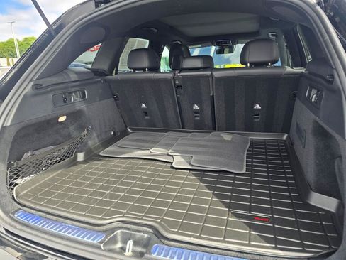Used 2025 Mercedes-Benz GLC 300 4MATIC image 22