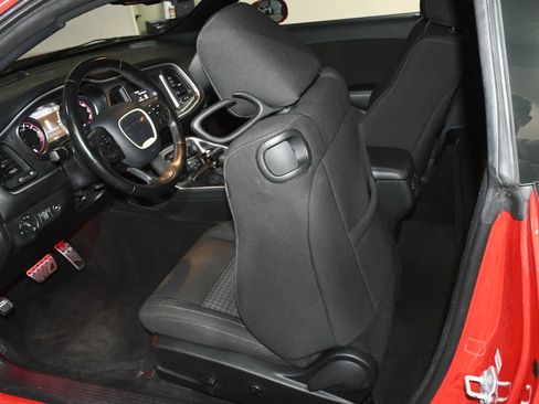 Used 2020 Dodge Challenger SXT image 15