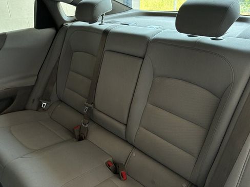 Used 2022 Chevrolet Malibu LT FWD image 19