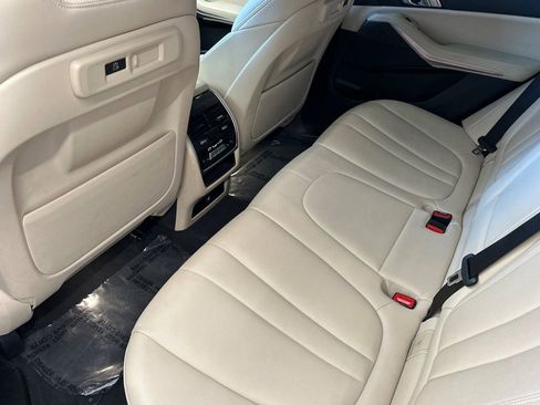 Used 2022 BMW X5 xDrive40i AWD/4WD image 13