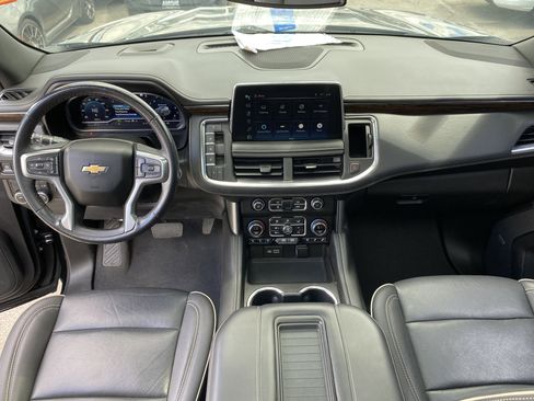 Used 2022 Chevrolet Suburban Premier w/ Max Trailering Package RWD image 18