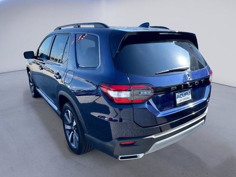 Used 2023 Honda Pilot Touring image 2