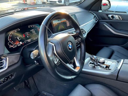 Used 2022 BMW X5 xDrive40i w/ Premium Package image 11