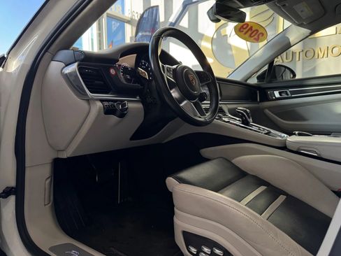 Used 2019 Porsche Panamera GTS image 8