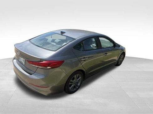 Used 2018 Hyundai Elantra SEL FWD image 3