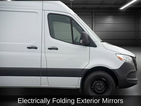 Used 2025 Mercedes-Benz Sprinter 2500 image 11