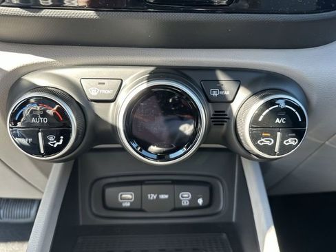New 2026 Hyundai Venue SEL FWD image 24