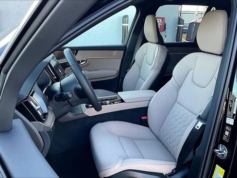 New 2026 Volvo XC90 B6 Plus image 32