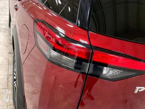 Used 2024 Nissan Pathfinder Platinum w/ Cargo Package image 29