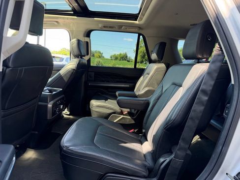 Used 2019 Ford Expedition Platinum AWD/4WD image 16