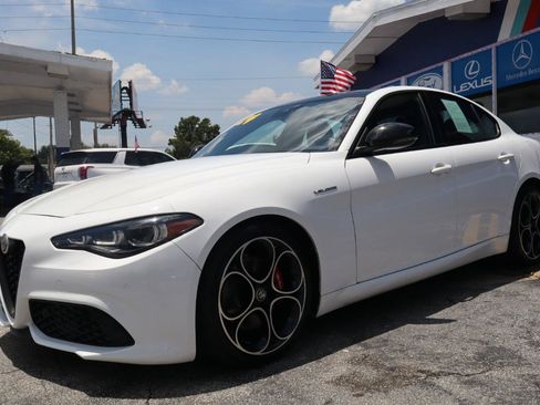 Used 2024 Alfa Romeo Giulia Veloce RWD image 8