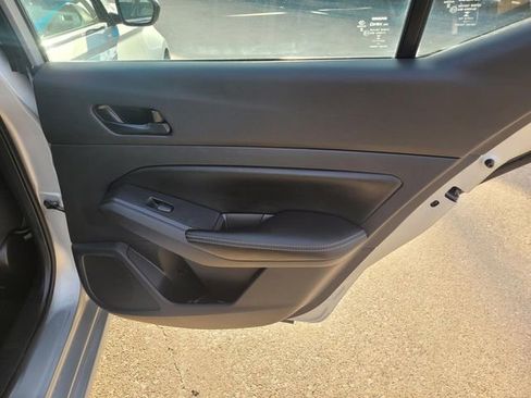 Used 2024 Nissan Altima 2.5 SV image 10