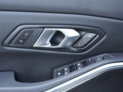 Certified 2025 BMW 330i xDrive Sedan AWD/4WD image 15
