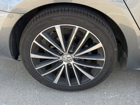 Used 2016 Volkswagen Jetta Sport image 3