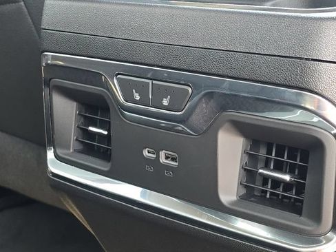 Used 2025 GMC Sierra 2500 Denali AWD/4WD image 19