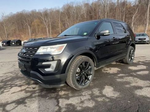 Used 2017 Ford Explorer XLT w/ Equipment Group 202A AWD/4WD image 5