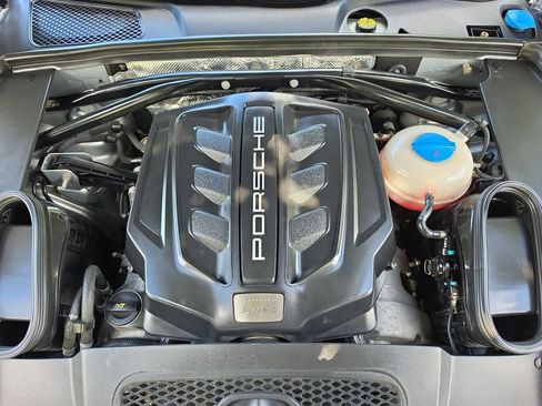 Used 2015 Porsche Macan S AWD/4WD image 17