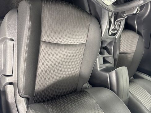 Used 2018 Nissan Rogue S image 11