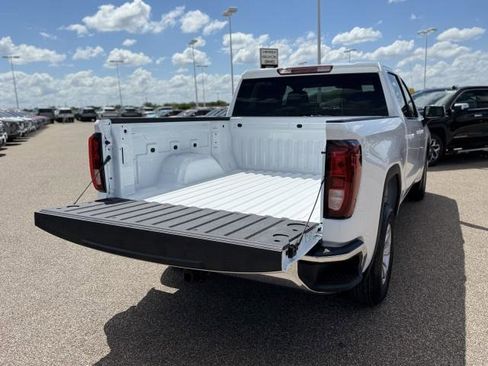 New 2026 GMC Sierra 1500 SLE image 8