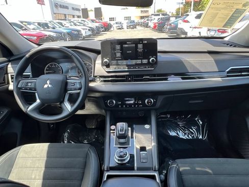 Used 2024 Mitsubishi Outlander SE FWD image 22
