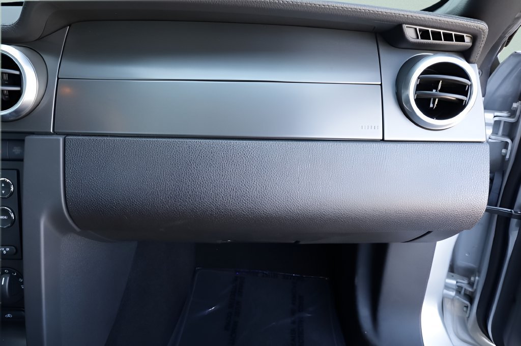 Used 2008 Ford Mustang Shelby GT500 RWD image 36