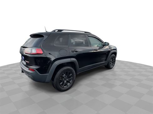 Used 2019 Jeep Cherokee Trailhawk w/ Cold Weather Group image 8