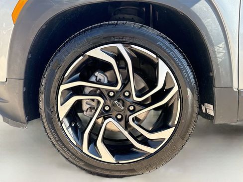 Used 2025 Chevrolet TrailBlazer RS w/ Convenience Package FWD image 29