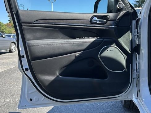 Used 2019 Jeep Grand Cherokee Overland image 17