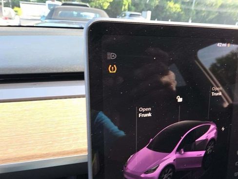 Used 2023 Tesla Model Y 2WD image 26