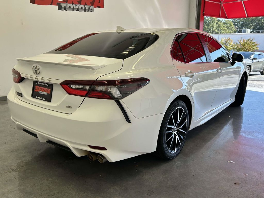 Certified 2024 Toyota Camry SE FWD image 3