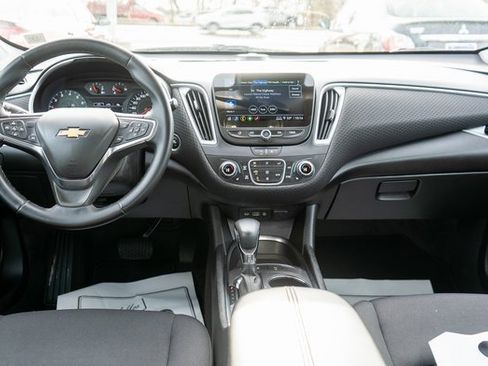 Used 2025 Chevrolet Malibu LT w/ Sport Edition image 14