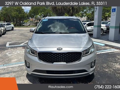 Used 2018 Kia Sedona EX FWD image 4