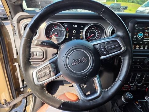 Used 2020 Jeep Gladiator Rubicon AWD/4WD image 3